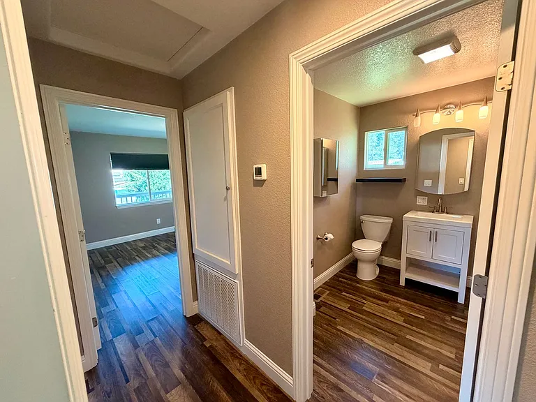 851 E Main St — Photo 12