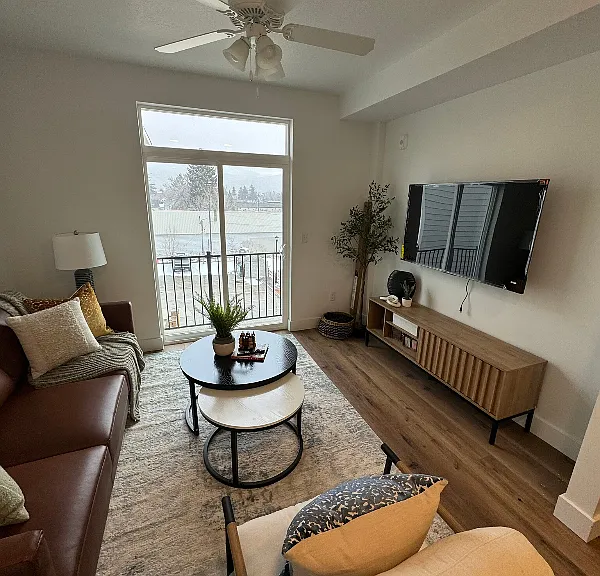 98 E Center St #309 — Photo 4