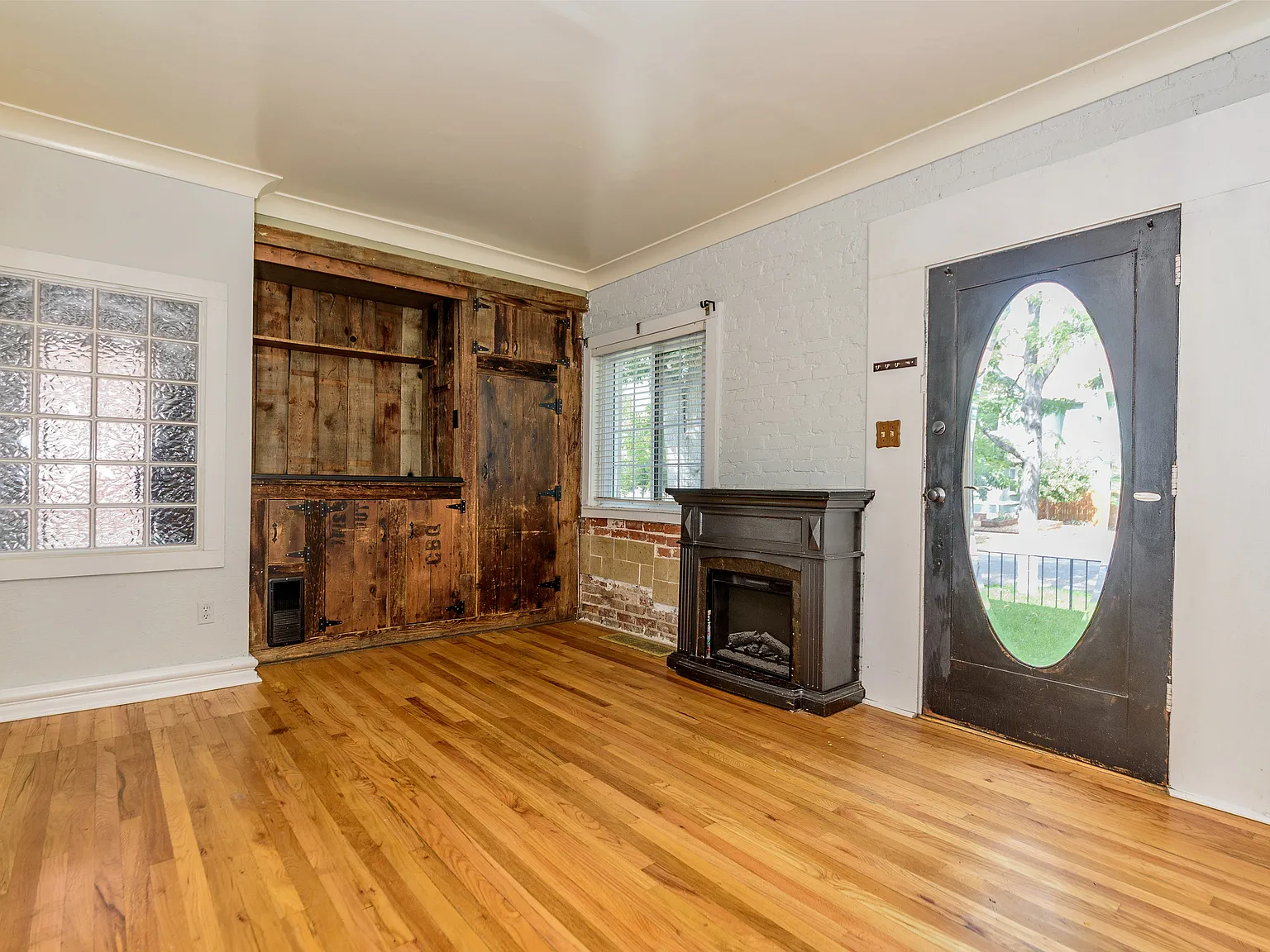 116 West Maple - 2A — Photo 4