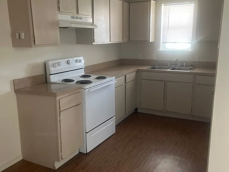 3120 Oak Ln — Photo 7