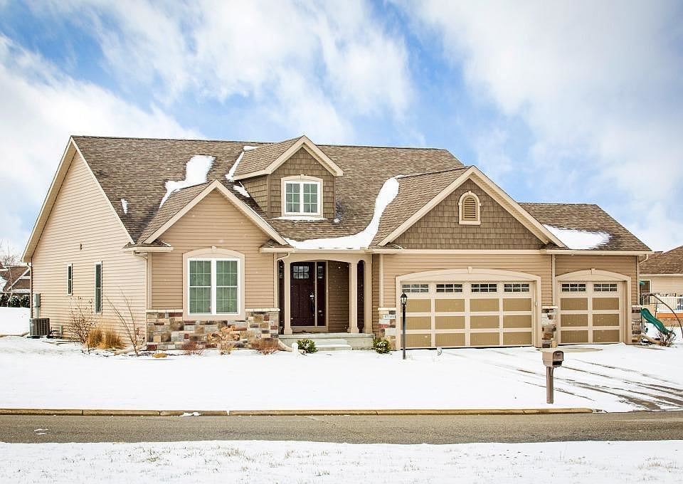 1st image of 57381 Emerald Chase Ln