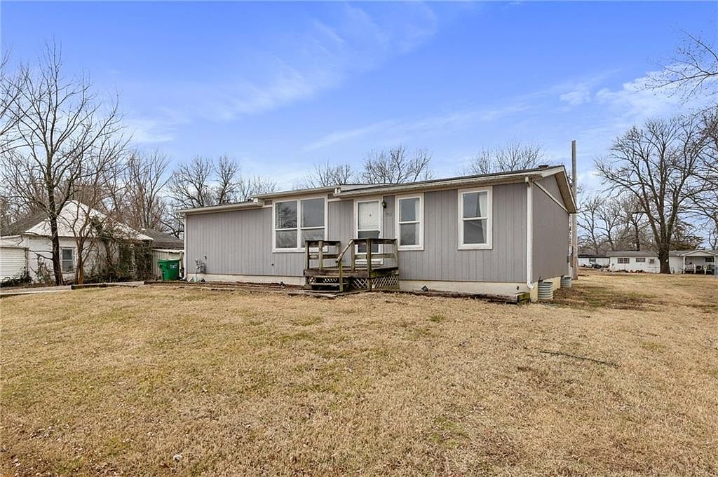 1936 S 4th St, Amoret, MO 64722 Zillow