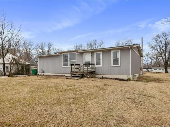 1936 S 4th St, Amoret, MO 64722