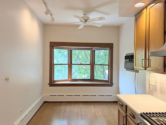 3rd image of 5338 N Glenwood Ave #2R