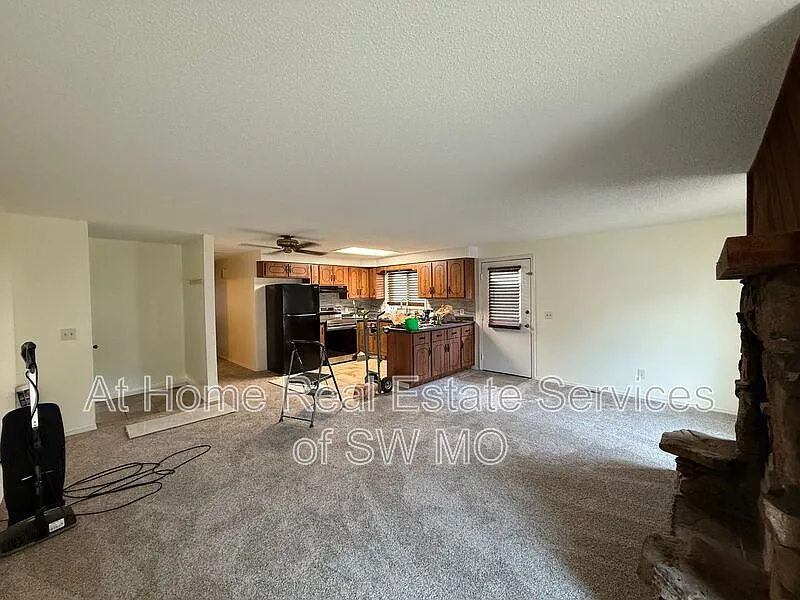 2633 W Hanover Dr