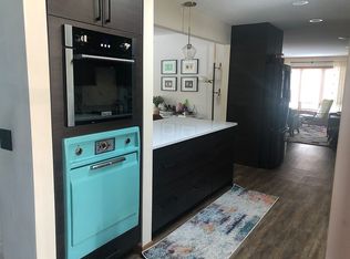 2565 Lamplighter Ln, Golden Valley, MN 55422