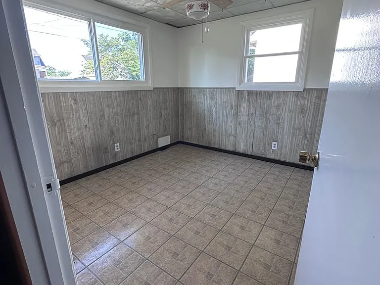 122 E Roosevelt Ave — Photo 19