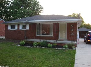 1029 Chippewa St, Mount Clemens, MI 48043