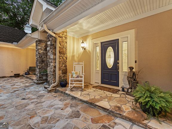 5th image of 2200 Orchard Dr