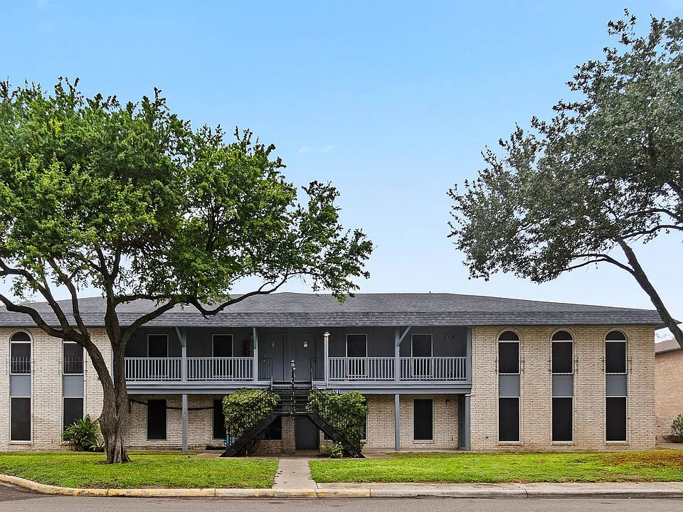 1701 W McIntyre St