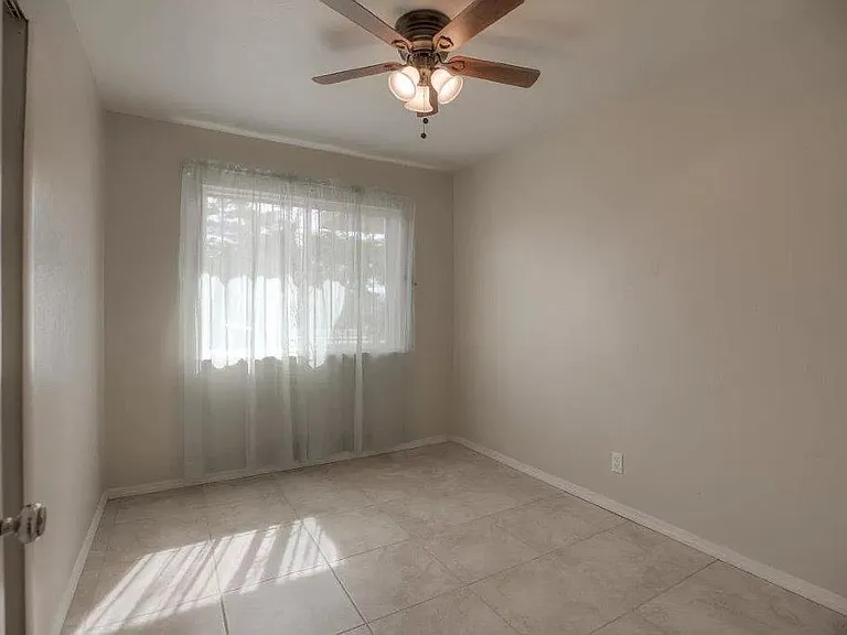 1125 Carlos Rey Cir SW — Photo 4