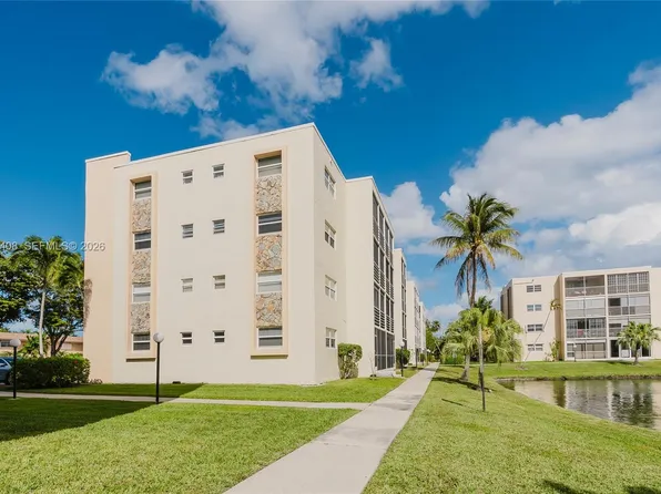 424 SE 10th St APT 204, Dania Beach, FL 33004