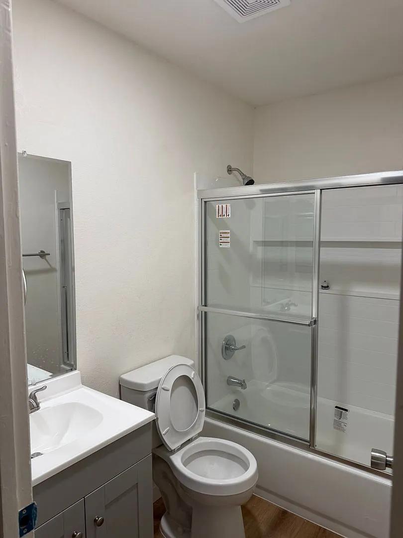 Beautifully Remodeled 3BR/2BA Home | New Flooring, Cabinets & Paint | $2,650/mo — Photo 4