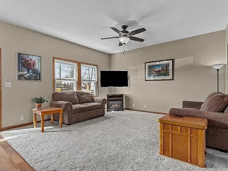 225 Prospect St — Photo 8