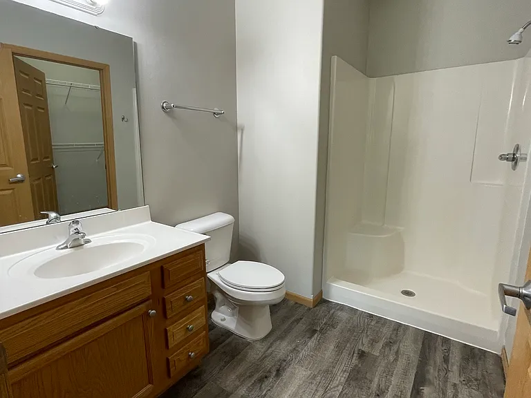 Standard-Style Layout Master Bathroom