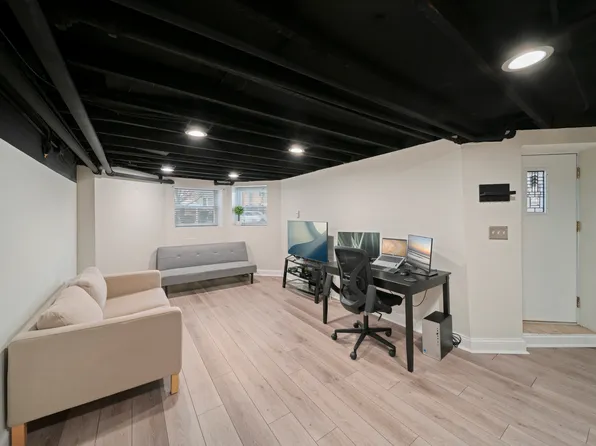 5009 W Montrose Ave #G, Chicago, IL 60641