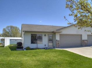 1083 Kristy Ln, Onalaska, WI 54650