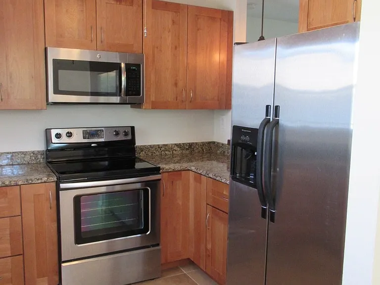 810 Park Pl — Photo 5