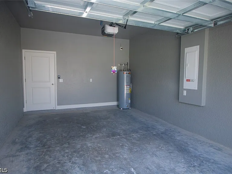 1217 Cellini St E — Photo 29