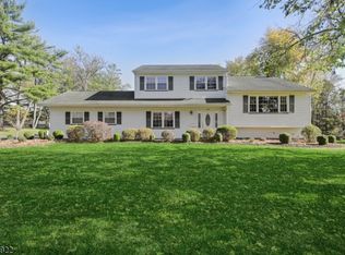 652 Thruway Dr, Bridgewater, NJ 08807