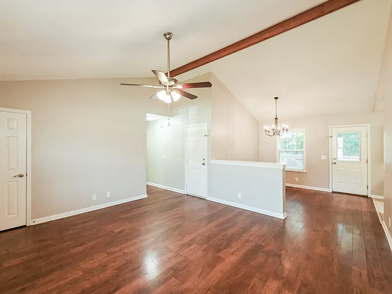 4936 Deerhaven Dr — Photo 4