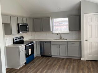 908 Creekview Dr, Waxahachie, TX 75165