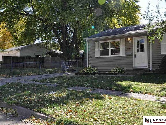 4th image of 6121 Buckingham Ave