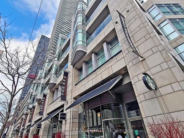 2221 Yonge St #1705 — Photo 3