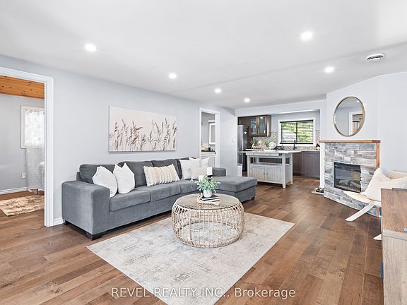 5th image of 411 Long Beach Rd