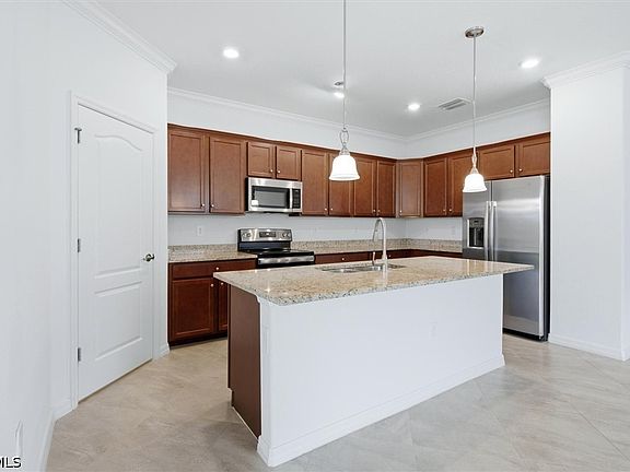 4th image of 14467 Cantabria Dr