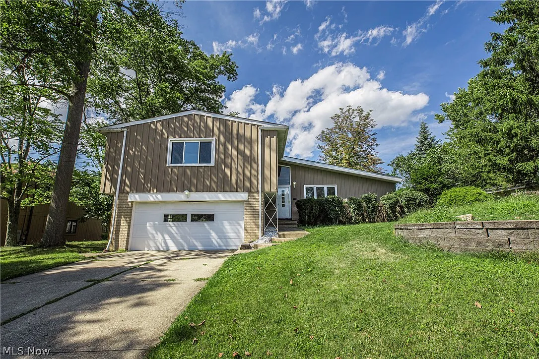 24023 Timberlane Dr photo 1