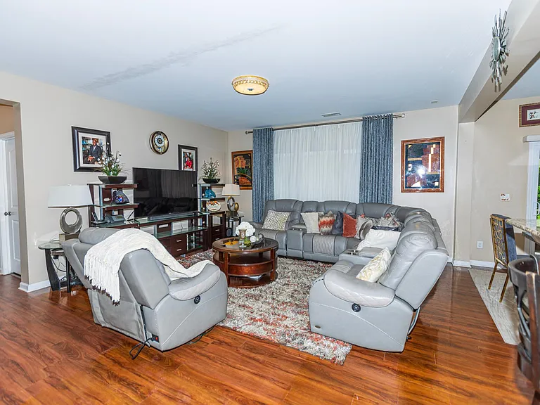 2922 Deep Cove Dr NW — Photo 9