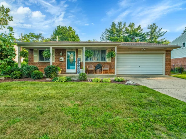 33129 Tall Oaks St, Farmington, MI 48336