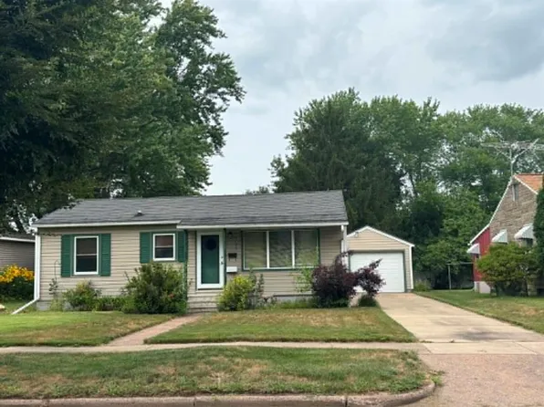 2120 Valmont Avenue, Eau Claire, WI 54701