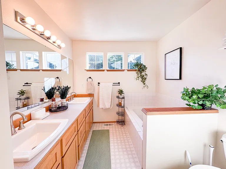 6832 Townsend Ln NE — Photo 38