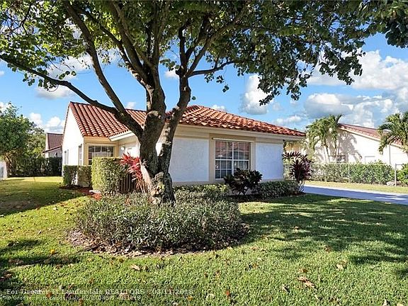 5th image of 10440 NW 9th Mnr