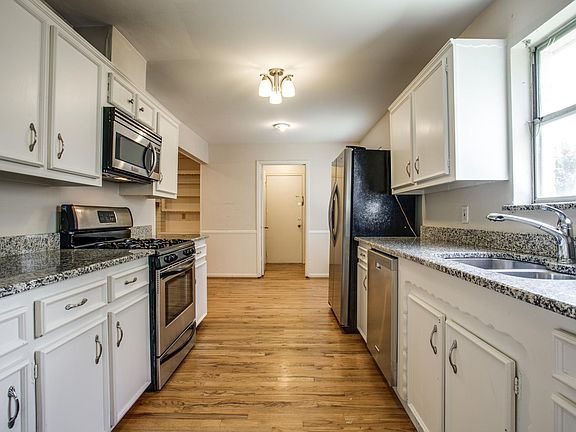 3rd image of 13626 Rolling Hills Ln