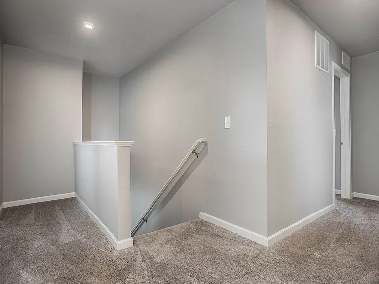 5643 Claremount St — Photo 17