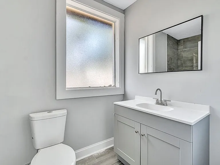 1863 W 29th St — Photo 18