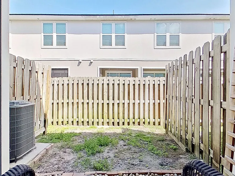 106 Red House Cir — Photo 18