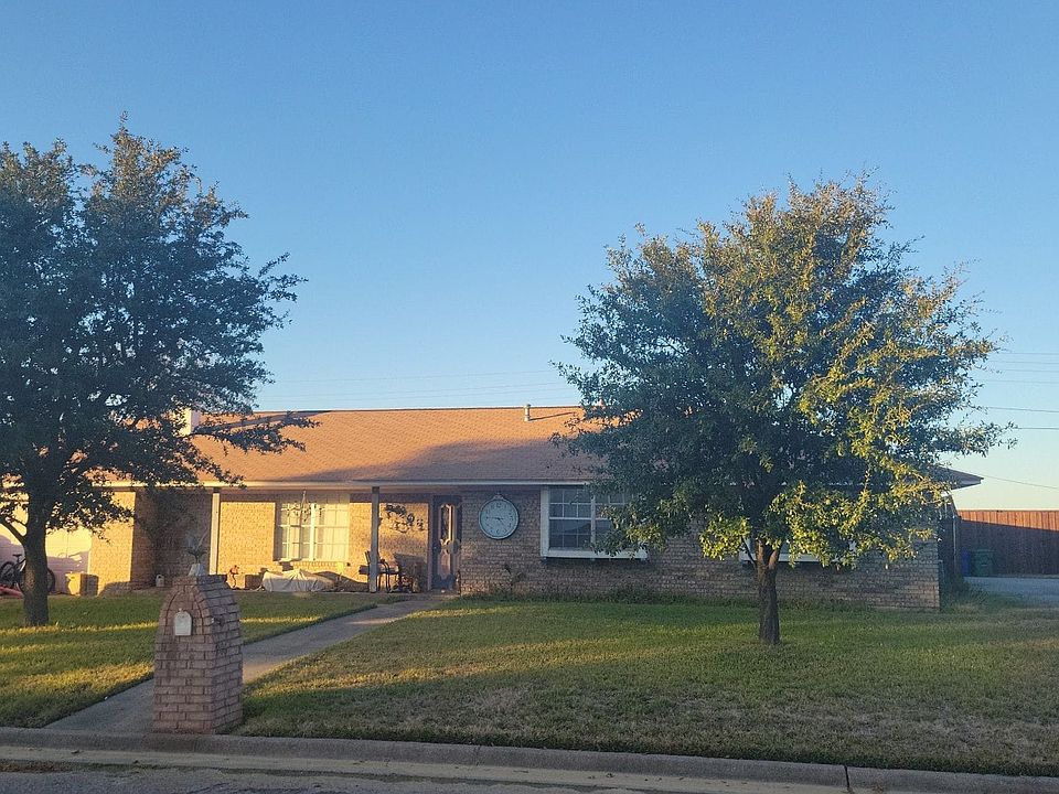 1st image of 206 Red River Dr