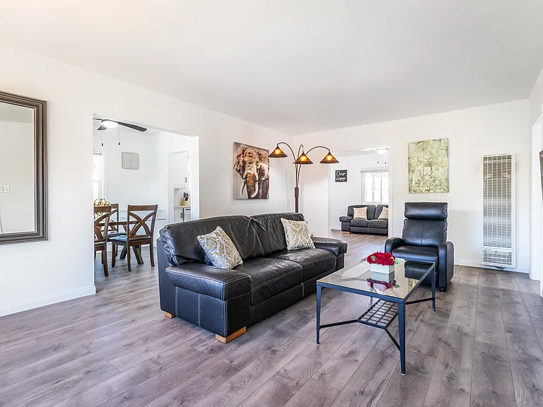 6010 Carpenter Ave — Photo 4