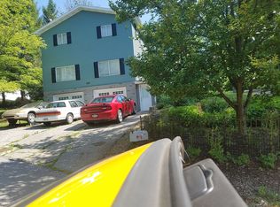 1340 Pineview Dr, Morgantown, WV 26505