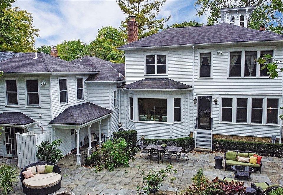 64 W Washington St, Chagrin Falls, OH 44022 Zillow