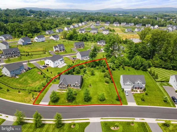 6490 Bob White Dr, Warrenton, VA 20187