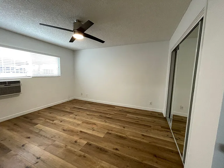 20353 Saticoy St — Photo 25