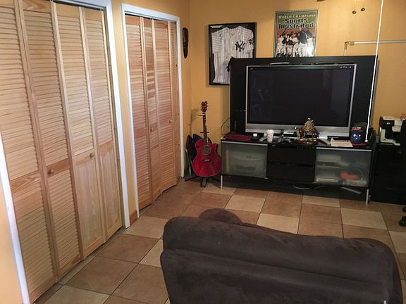 4th image of 2863 Sampson Ave