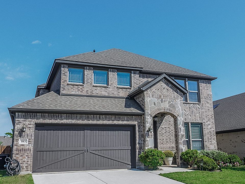 1st image of 983 E Villas Ct