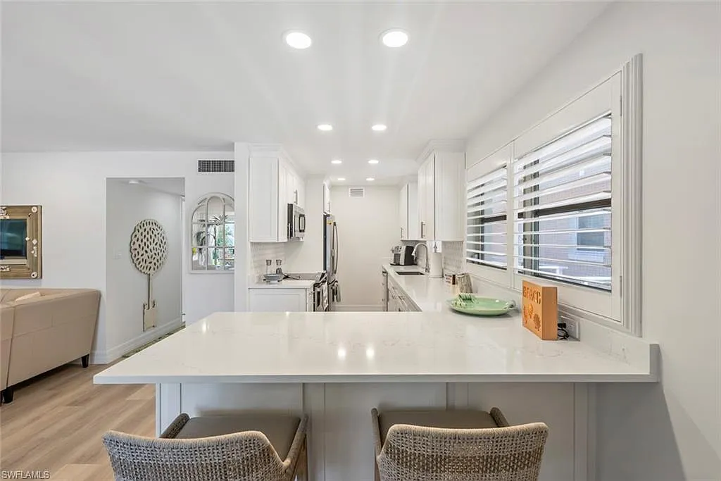 2 bed, 2.0 bath, 1080 sqft, $10,000 — Photo 4