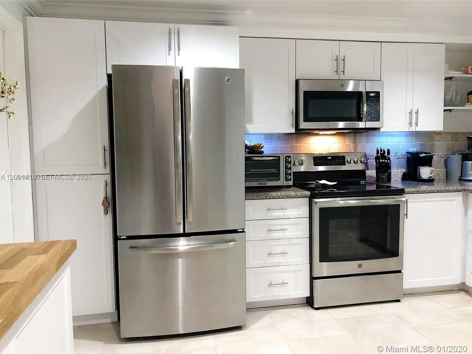 Sectors 3 & 4 Boundary Pl — Photo 2